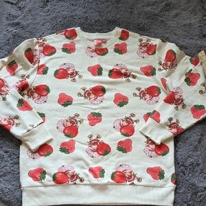 LG STRAWBERRY SHORTCAKE Print Crewneck Sweater  Cream and Red